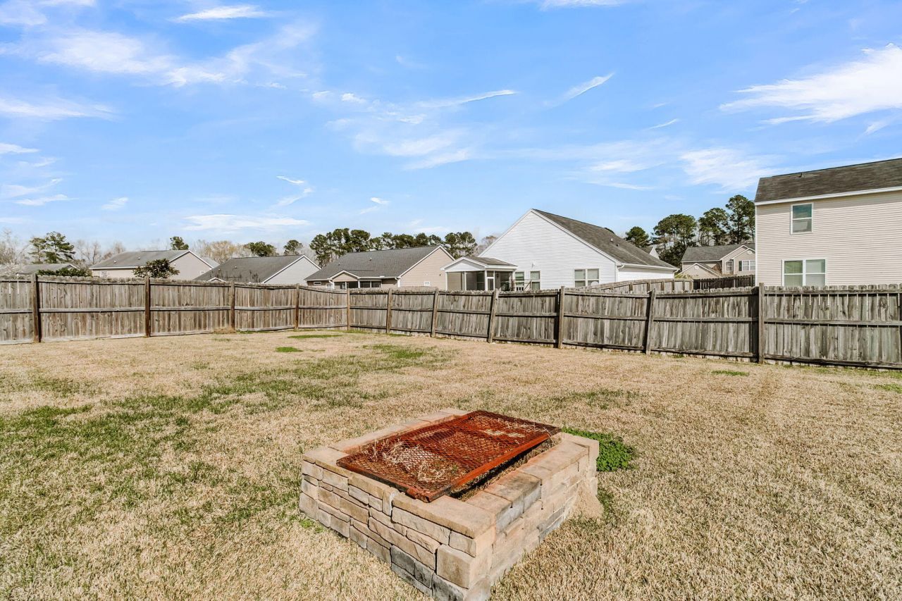 415 Watershed Drive Photo 32