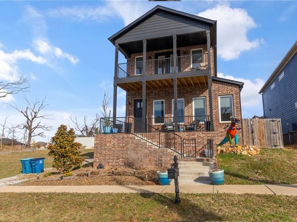 1054 Main Street, Bentonville, AR 72712