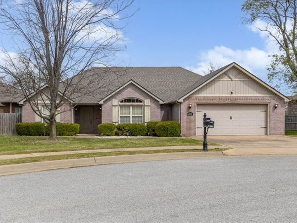 2010 Greenwood Cove, Pea Ridge, AR 72751