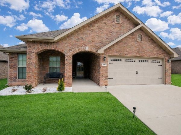 600 Gala Circle, Bentonville, AR 72712