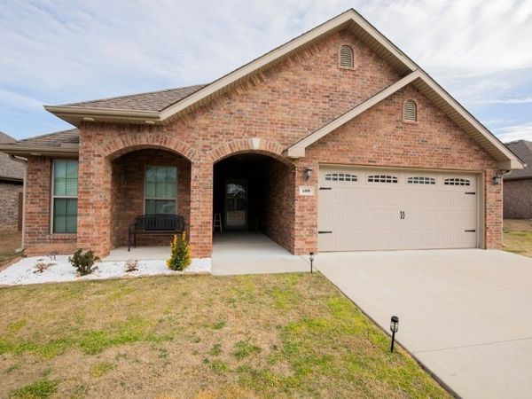 600 Gala Circle, Bentonville, AR 72712