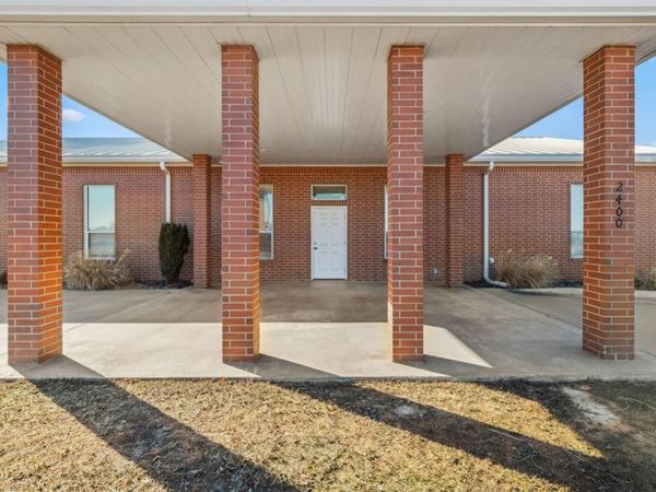 2402 S 29th Street, Chickasha, OK 73018