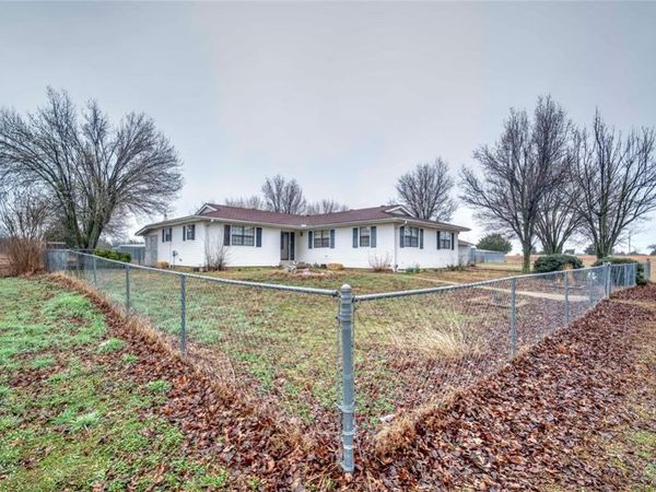 352529 E 850 Road, Stroud, OK 74079