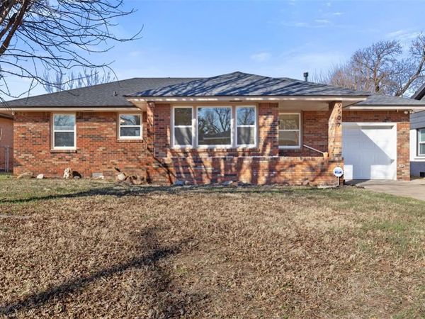 9507 Stratford Drive, The Village, OK 73120