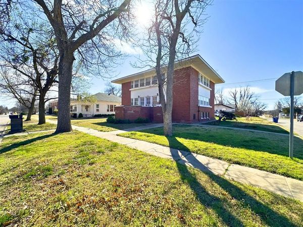 700 S Hoff Avenue, El Reno, OK 73036