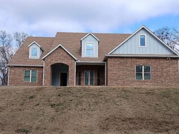 551 W 9th Avenue, Bristow, OK 74010