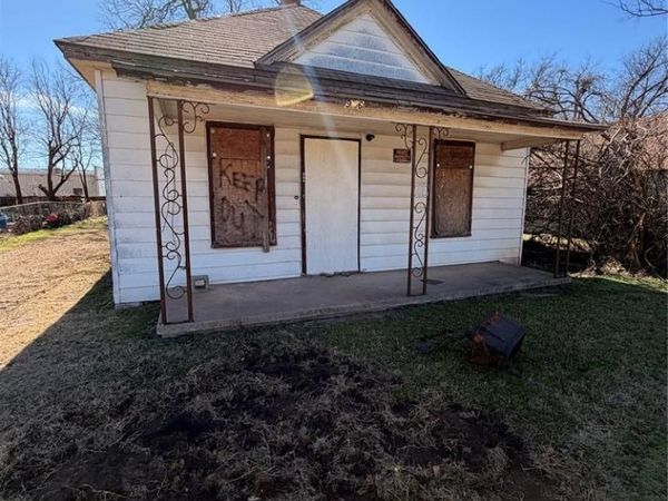 906 SW Summit Avenue, Lawton, OK 73501