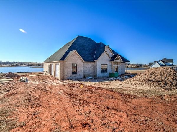 2190 Hux Drive, Blanchard, OK 73010