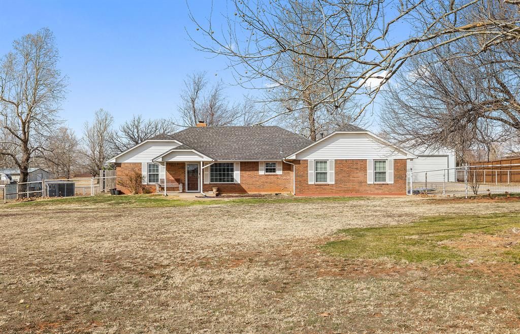 2268 Tecumseh Drive, Tuttle, OK 73089 Main Photo