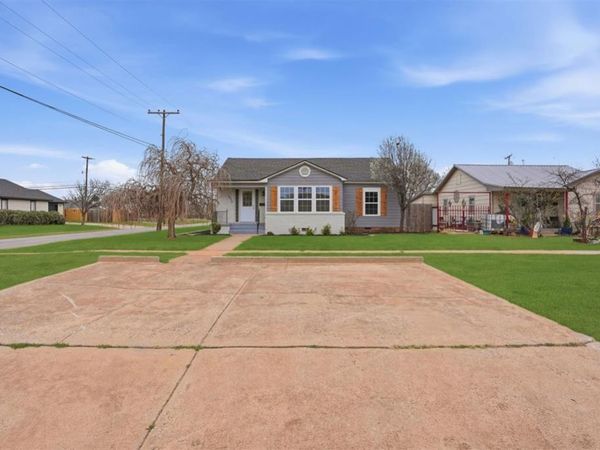 1020 N Lee Street, Altus, OK 73521