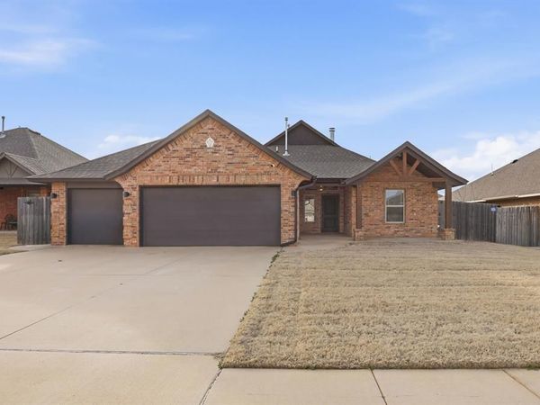 809 Bobcat Trail, Yukon, OK 73099