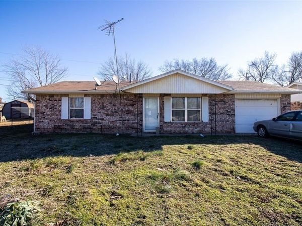 1006 N 3rd Street, Okemah, OK 74859