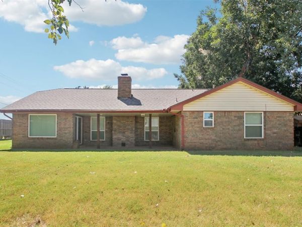 101 W Vail Drive, Yukon, OK 73099