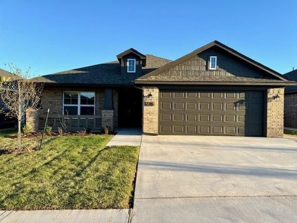 3220 Pagoda Pead Drive, Yukon, OK 73099