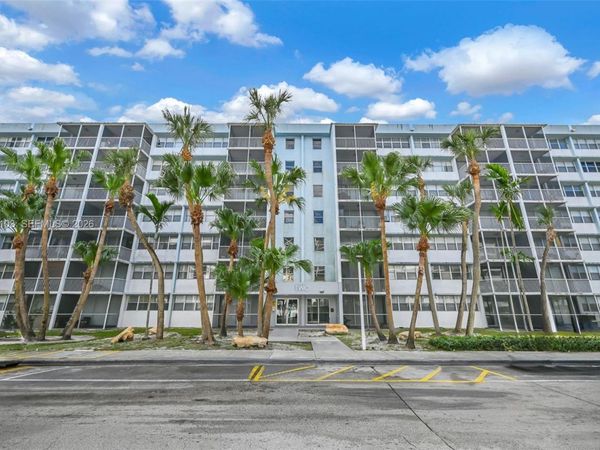 700 NW 214th St, Unit 321, Miami Gardens, FL 33169