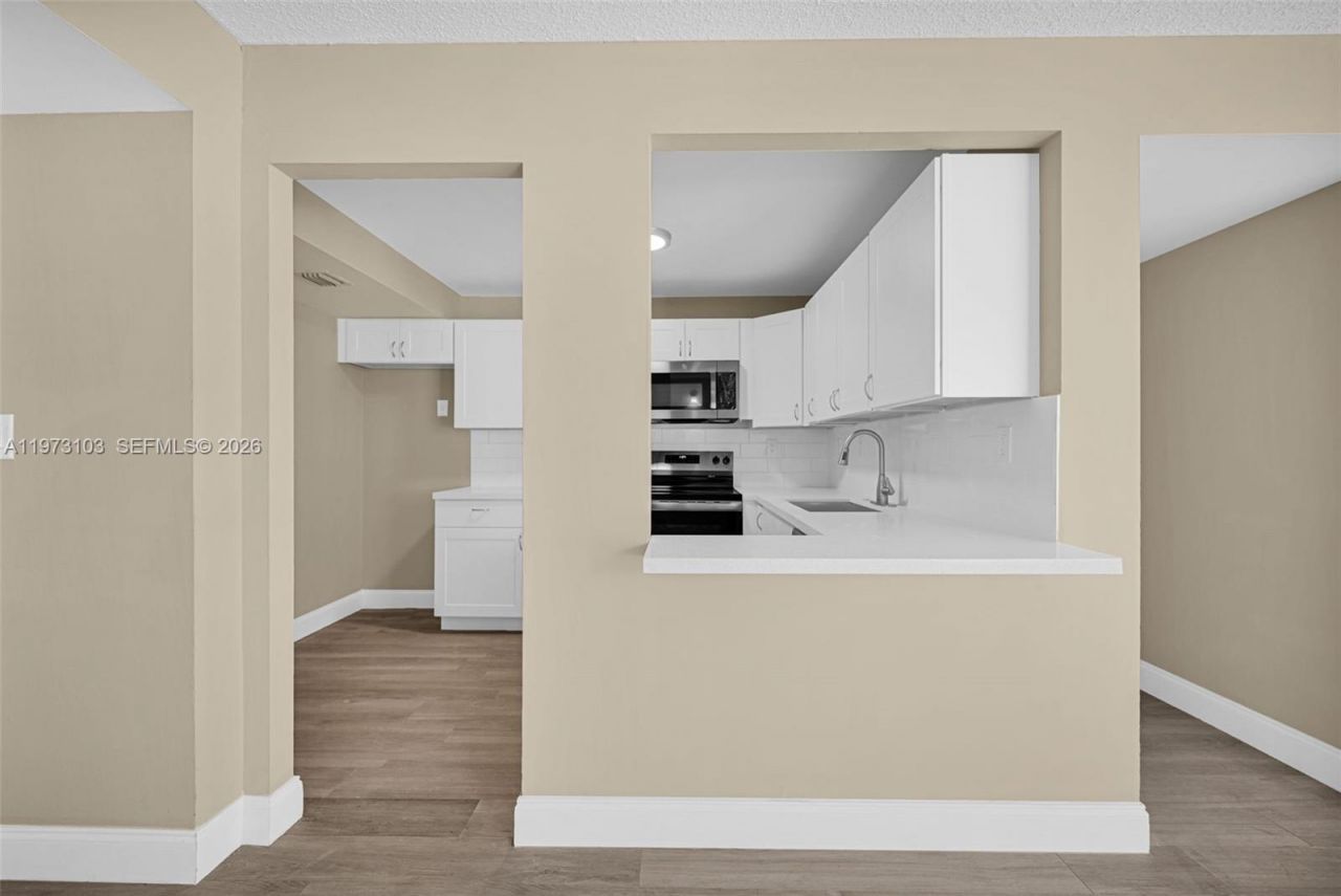 700 NW 214th St, Unit 321, Miami Gardens, FL 33169 Photo