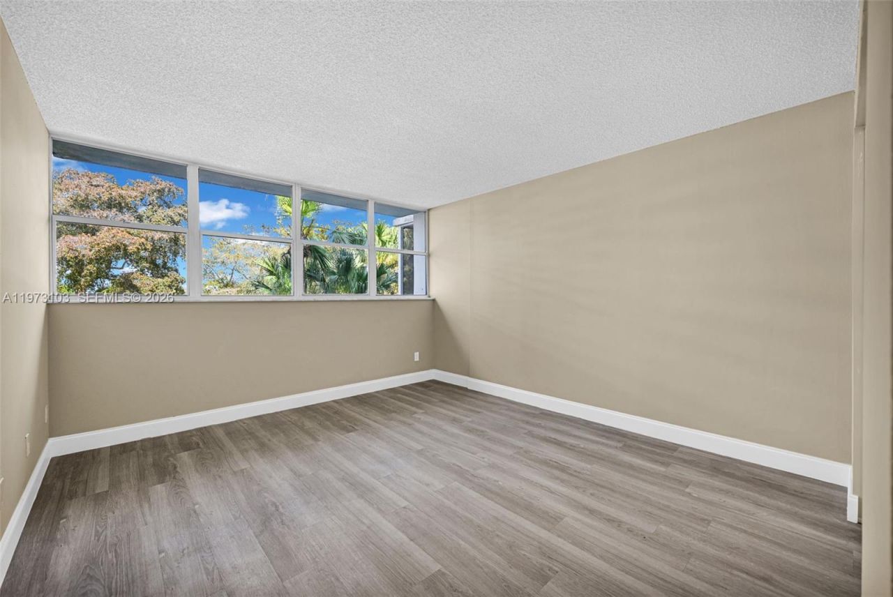 700 NW 214th St, Unit 321, Miami Gardens, FL 33169 Photo