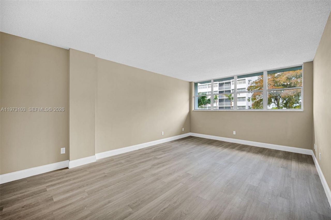 700 NW 214th St, Unit 321, Miami Gardens, FL 33169 Photo