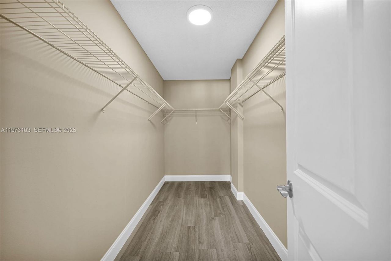 700 NW 214th St, Unit 321, Miami Gardens, FL 33169 Photo