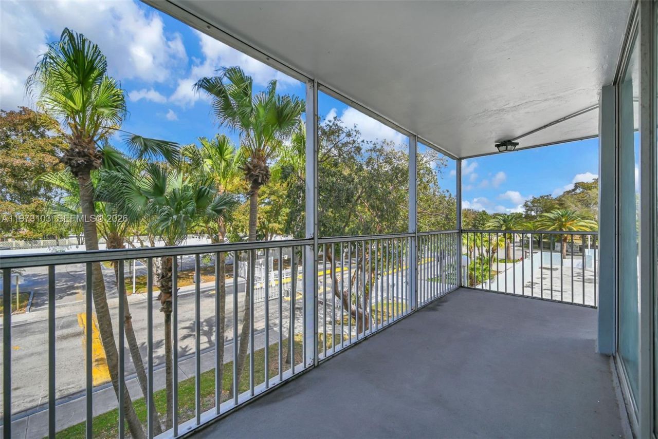 700 NW 214th St, Unit 321, Miami Gardens, FL 33169 Photo