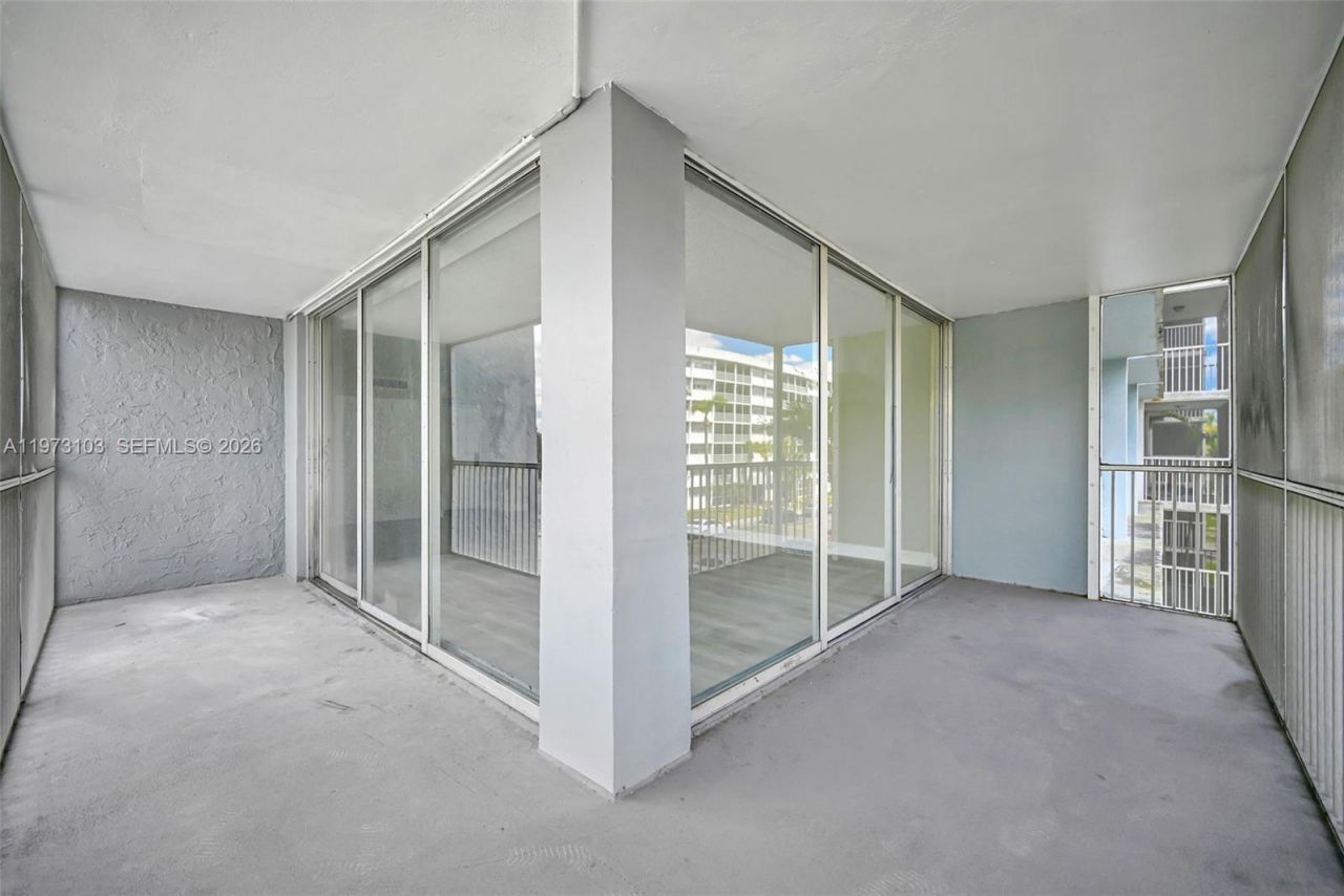 700 NW 214th St, Unit 321, Miami Gardens, FL 33169 Photo