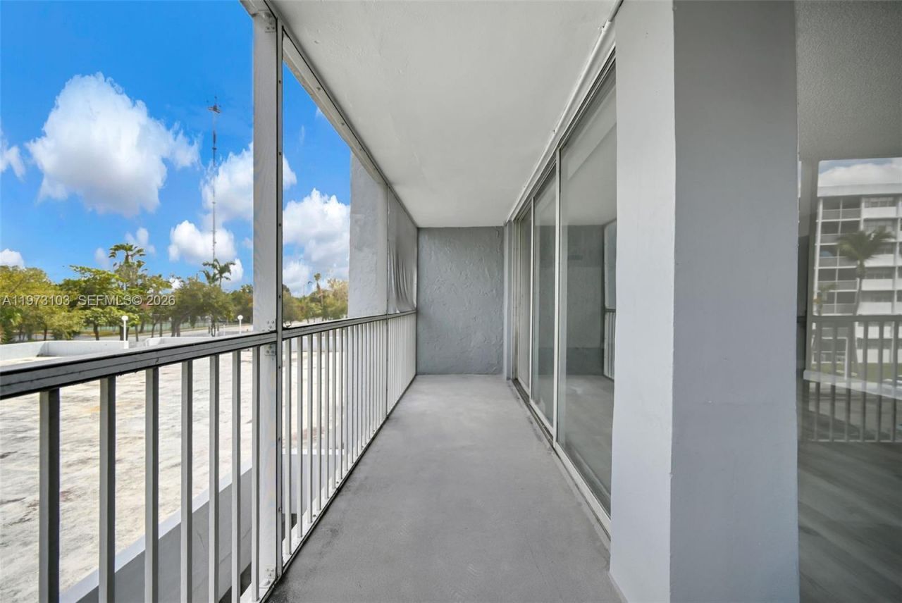 700 NW 214th St, Unit 321, Miami Gardens, FL 33169 Photo