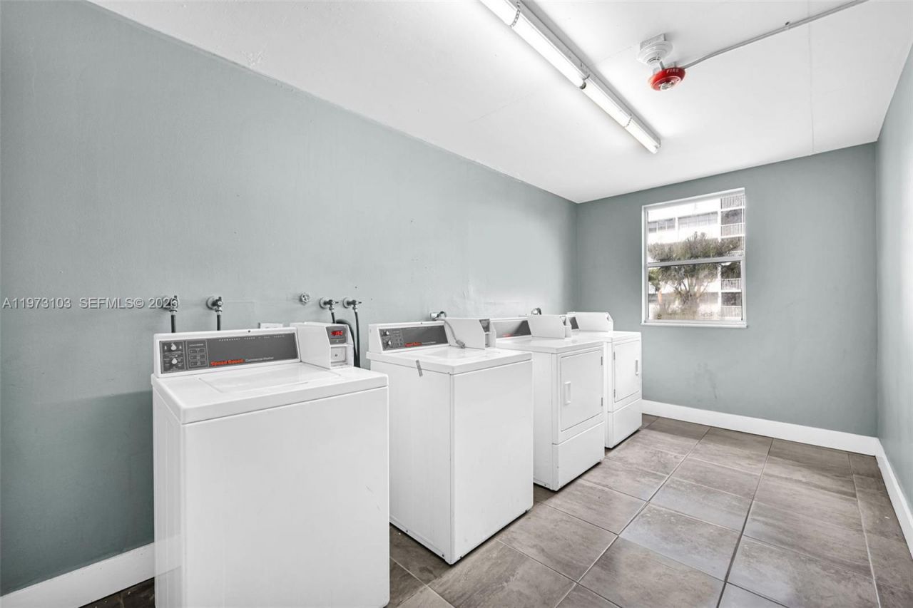 700 NW 214th St, Unit 321, Miami Gardens, FL 33169 Photo