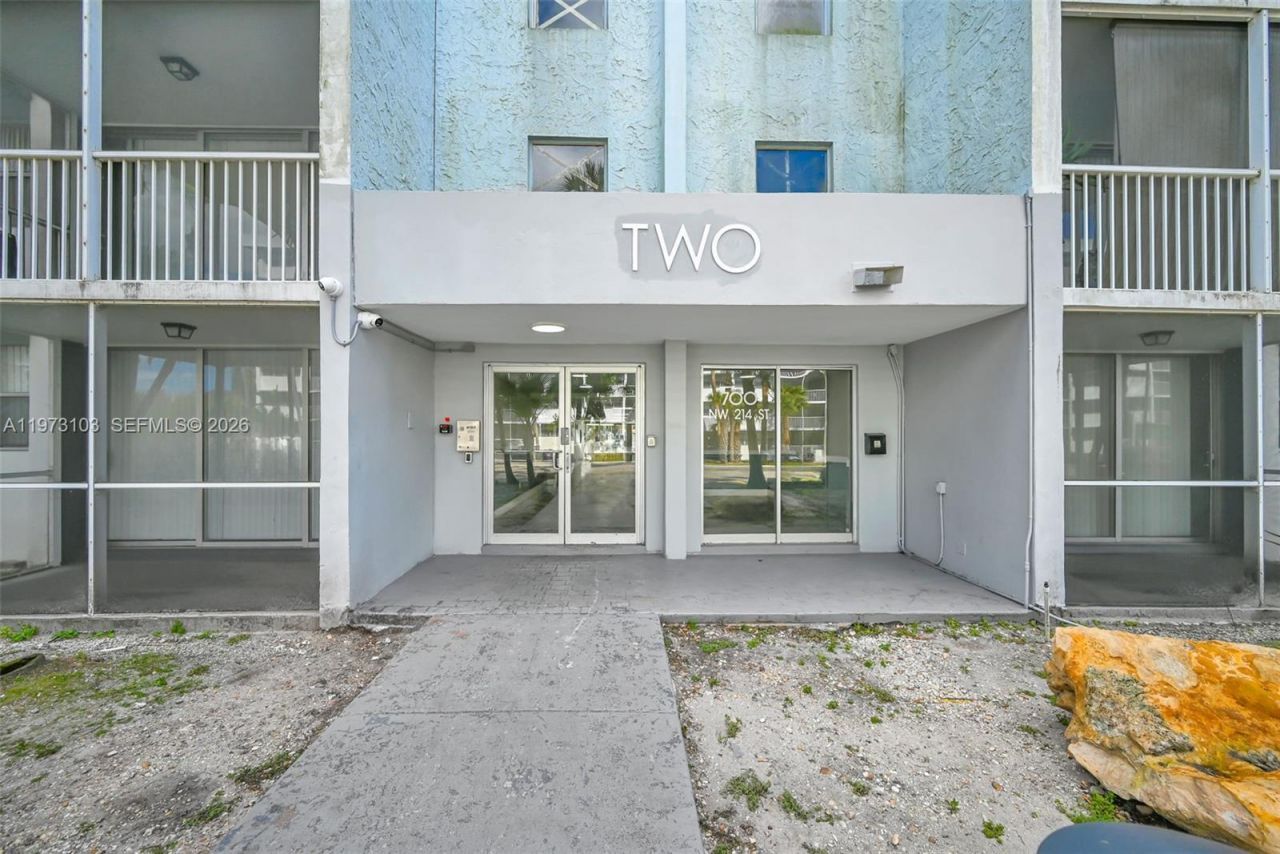 700 NW 214th St, Unit 321, Miami Gardens, FL 33169 Photo