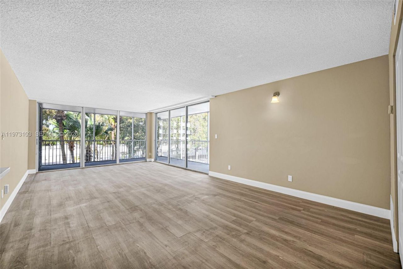 700 NW 214th St, Unit 321, Miami Gardens, FL 33169 Photo