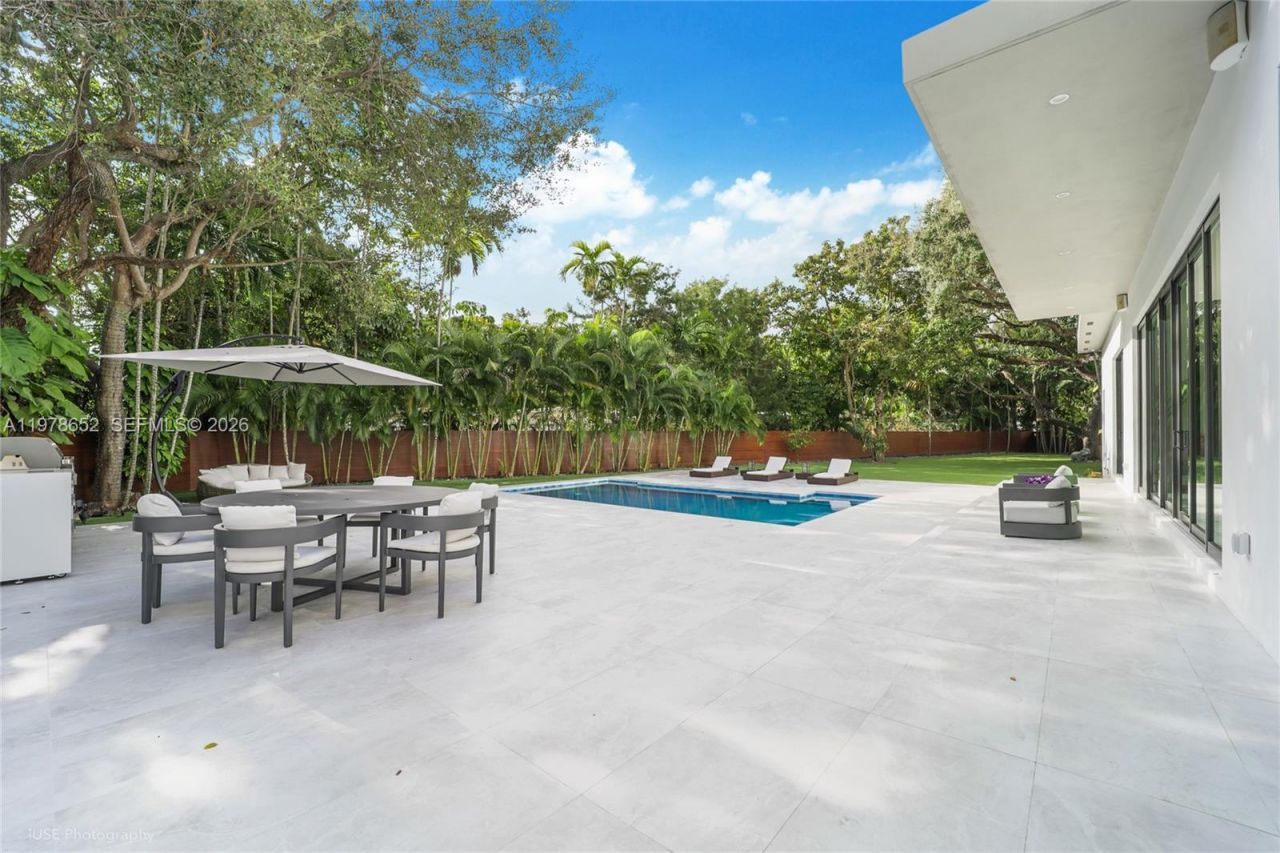 56 Samana Dr, Miami, FL 33133 Photo