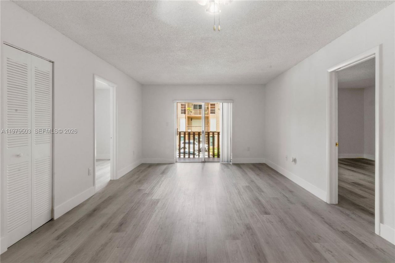 4855 NW 7th St, Unit 206-6, Miami, FL 33126 Photo