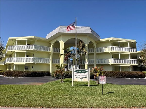 1100 Ponce De Leon Circle, Unit 308, Vero Beach, FL 32960
