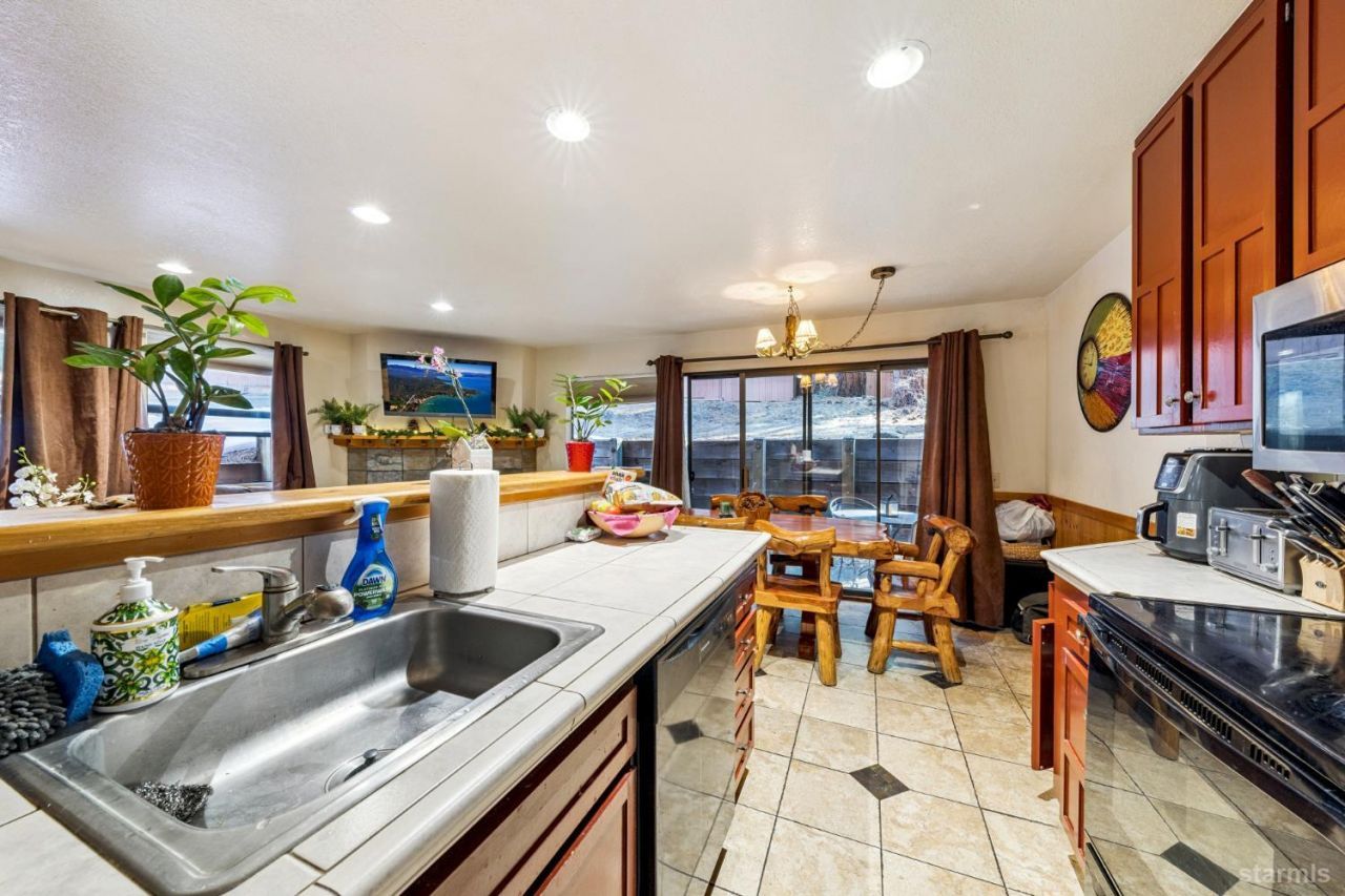1439 Ski Run Boulevard, Unit F-2, South Lake Tahoe, CA 96150 Photo