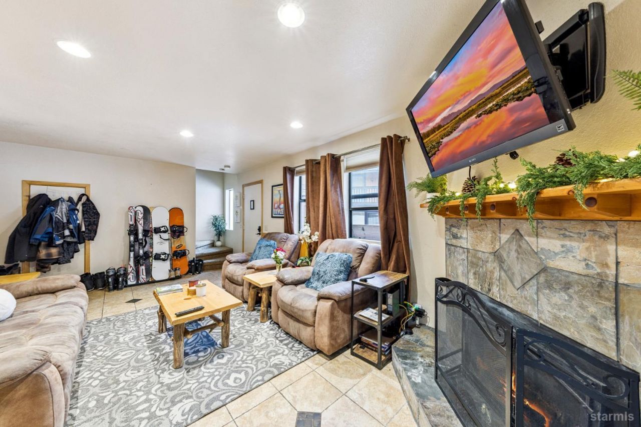 1439 Ski Run Boulevard, Unit F-2, South Lake Tahoe, CA 96150 Photo