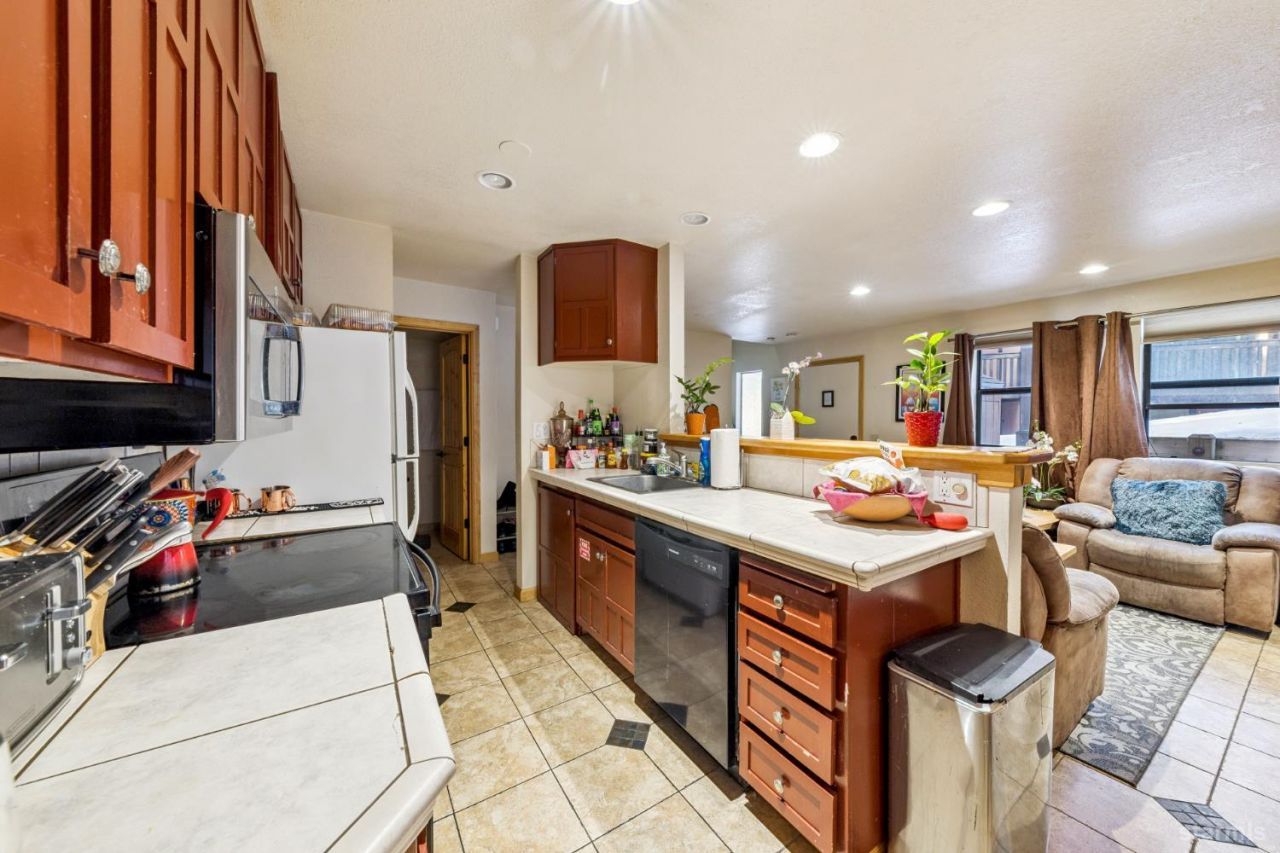 1439 Ski Run Boulevard, Unit F-2, South Lake Tahoe, CA 96150 Photo