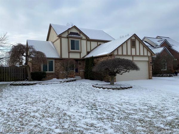 28772 Wales Drive, Chesterfield Twp, MI 48047