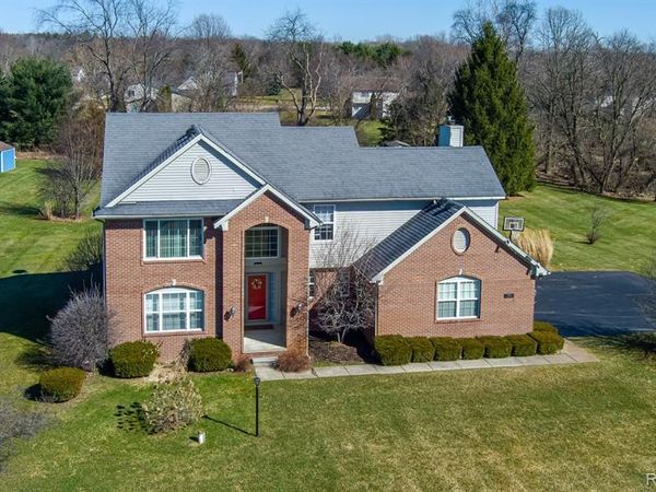 4930 Fox Chase Drive, White Lake Twp, MI 48383