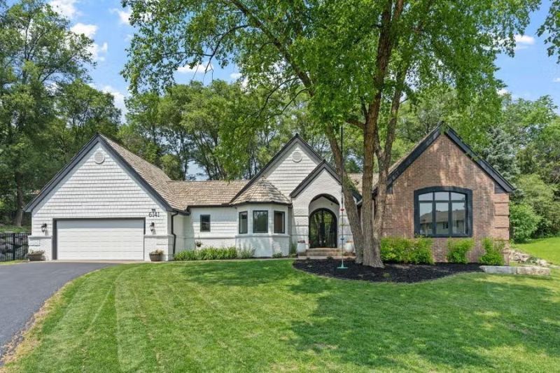 6141 Sherman Circle Edina, MN 55436