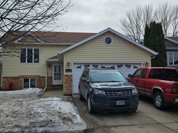 1530 29th Avenue S, Fargo, ND 58103