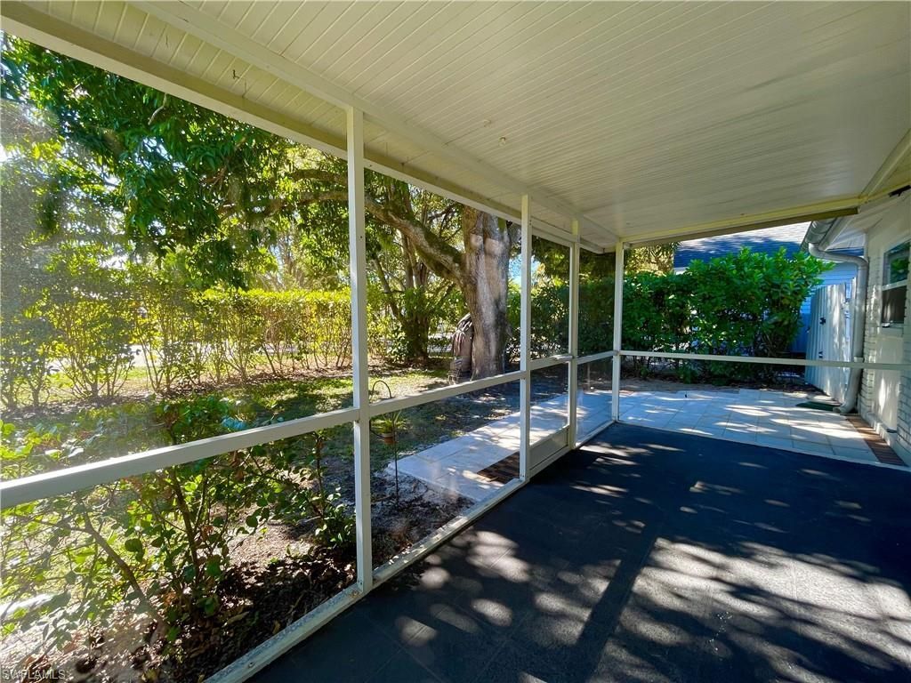 905 13th St N, Naples, FL 34102 Photo