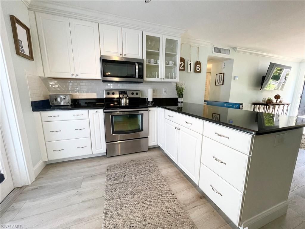 905 13th St N, Naples, FL 34102 Photo