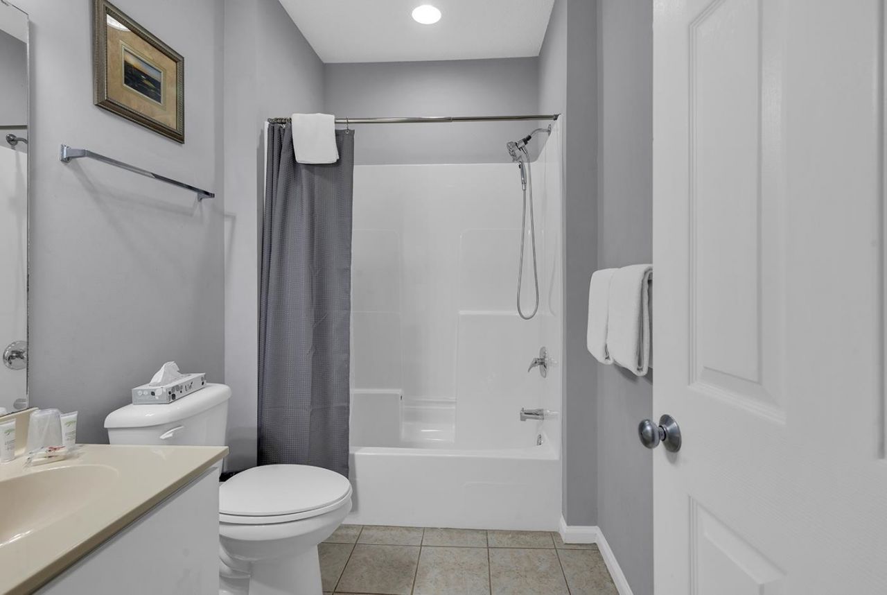 4542 Girvan Dr.  Photo 22