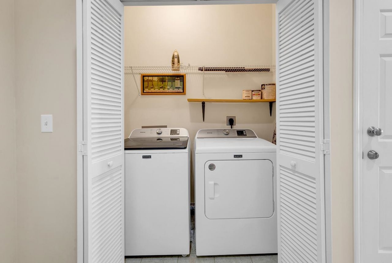 4542 Girvan Dr.  Photo 4