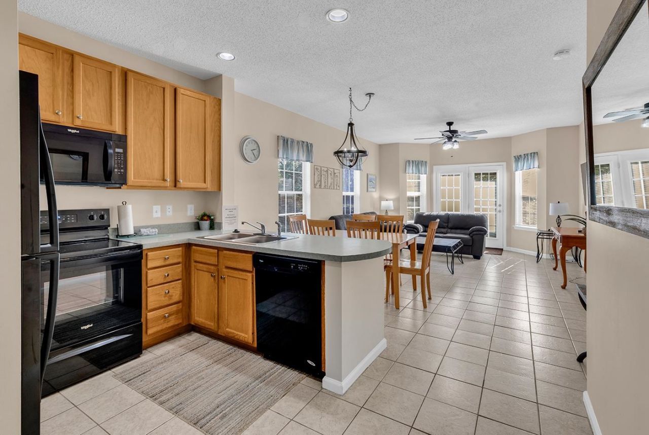 4542 Girvan Dr.  Photo 5