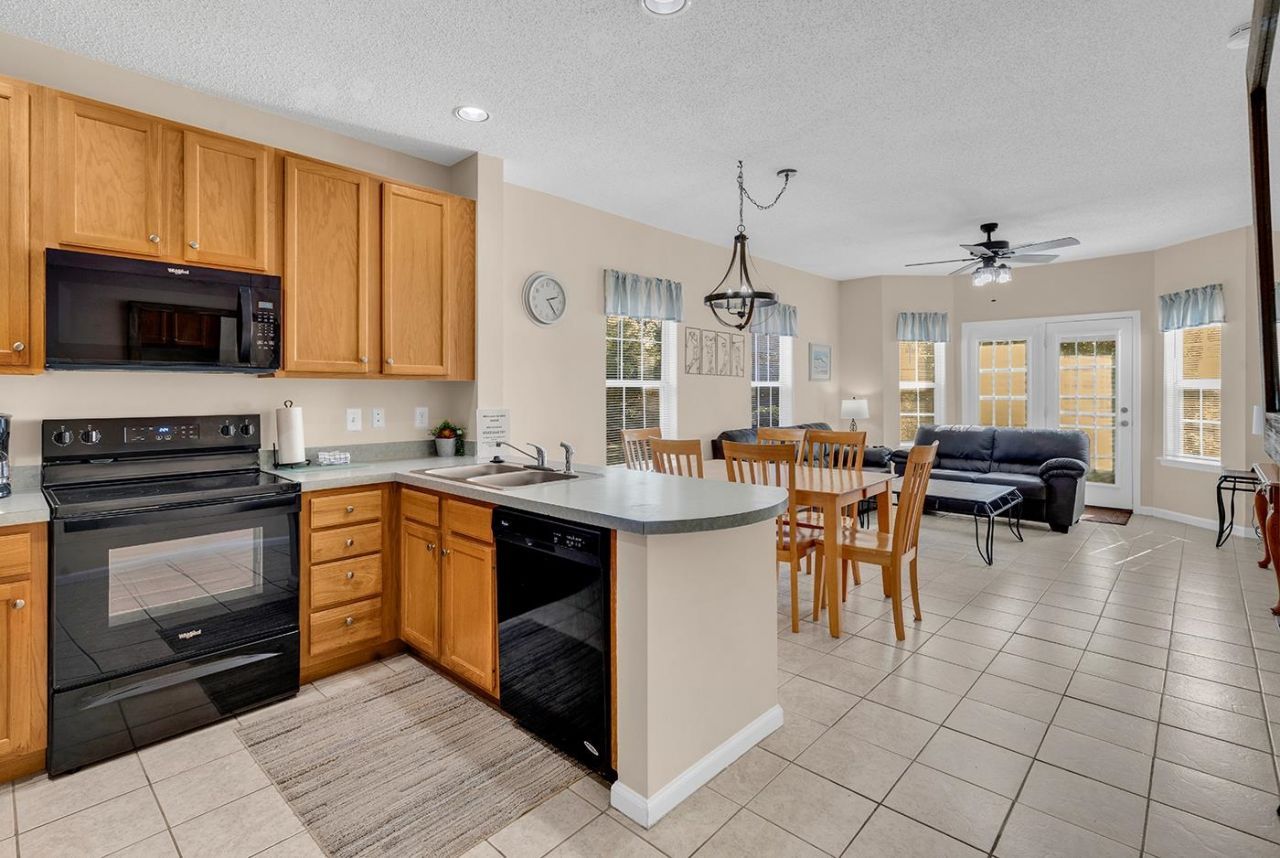 4542 Girvan Dr.  Photo 6