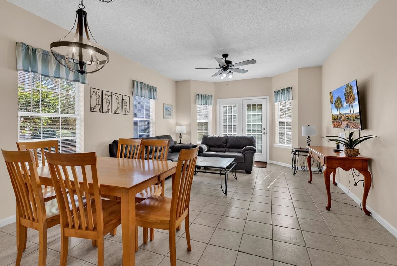 4542 Girvan Dr.  Photo 8