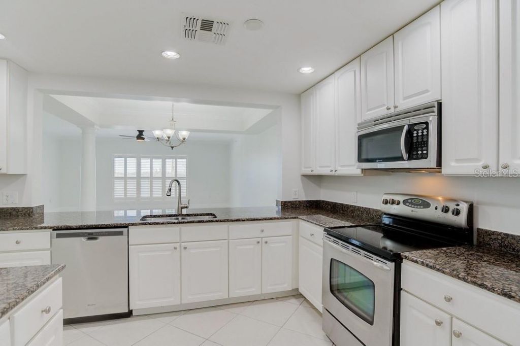 808 3rd Avenue W, Unit 212, Bradenton, FL 34205 Photo