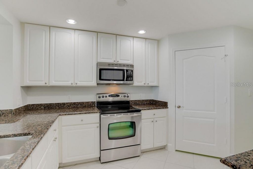 808 3rd Avenue W, Unit 212, Bradenton, FL 34205 Photo