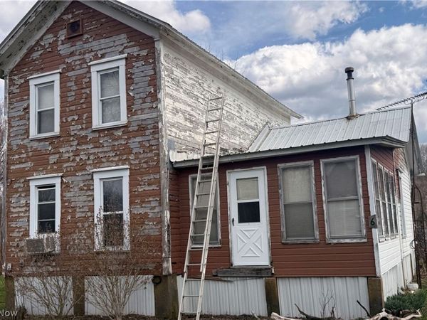 6 Electric Avenue, Belleville, WV 26133