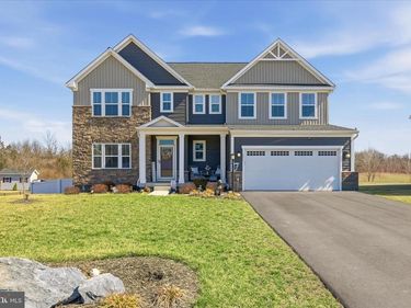 111 DECATUR CIRCLE, STEPHENS CITY, VA 22655